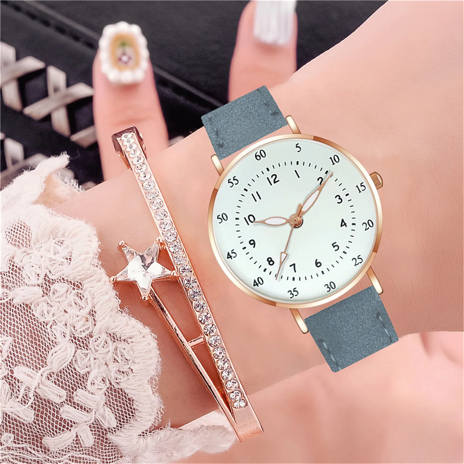 2021 Ladies Fashion Watches Clocks Watches Leather Casual Dresses Wrist Crystals relojes para mujer montre relogiosLadies Watch
2021 Ladies Fashion Watches Clocks Watches Leather Casual Dresses Wrist Crystals relojes para mujer montre relogiosLadies Watch