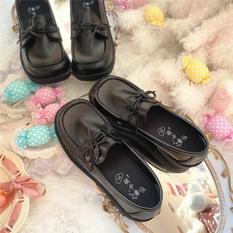 Harajuku Women Lolita Janpanese Preppy Style Leather Shoes Bowknot JK Uniform Shoes Student Flat Base Overshoes Daily All-match
Harajuku Women Lolita Janpanese Preppy Style Leather Shoes Bowknot JK Uniform Shoes Student Flat Base Overshoes Daily All-match