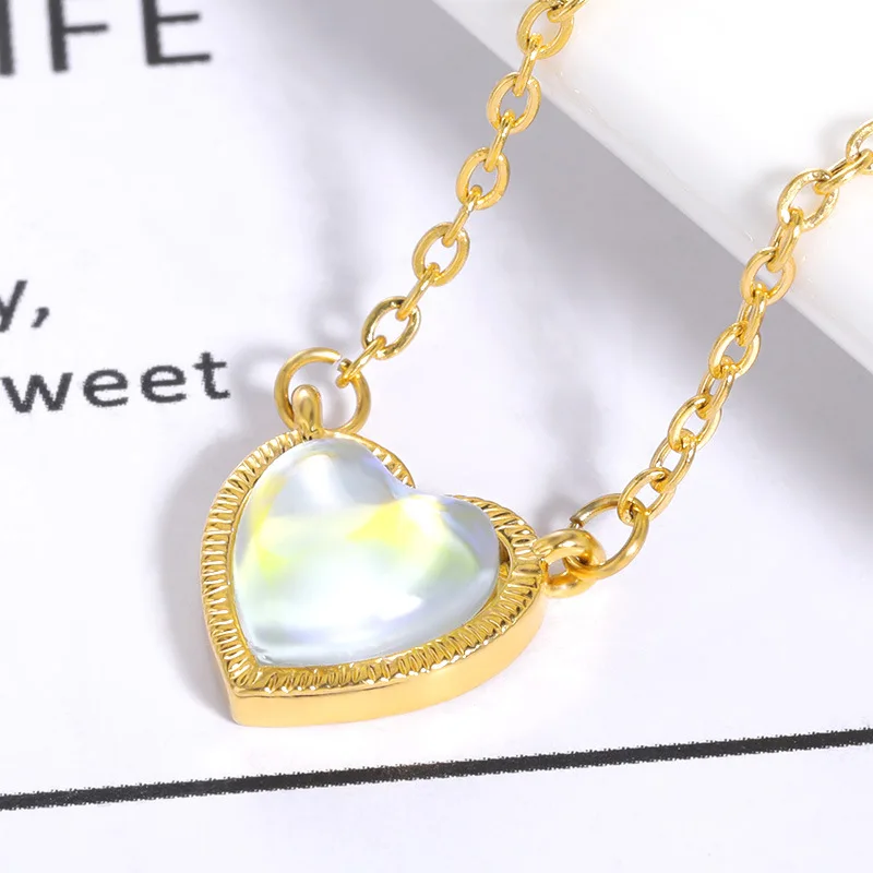 Korean version of romantic love pendant necklace ladies stainless steel crystal gems inlaid with a heart jewelry | Украшения и