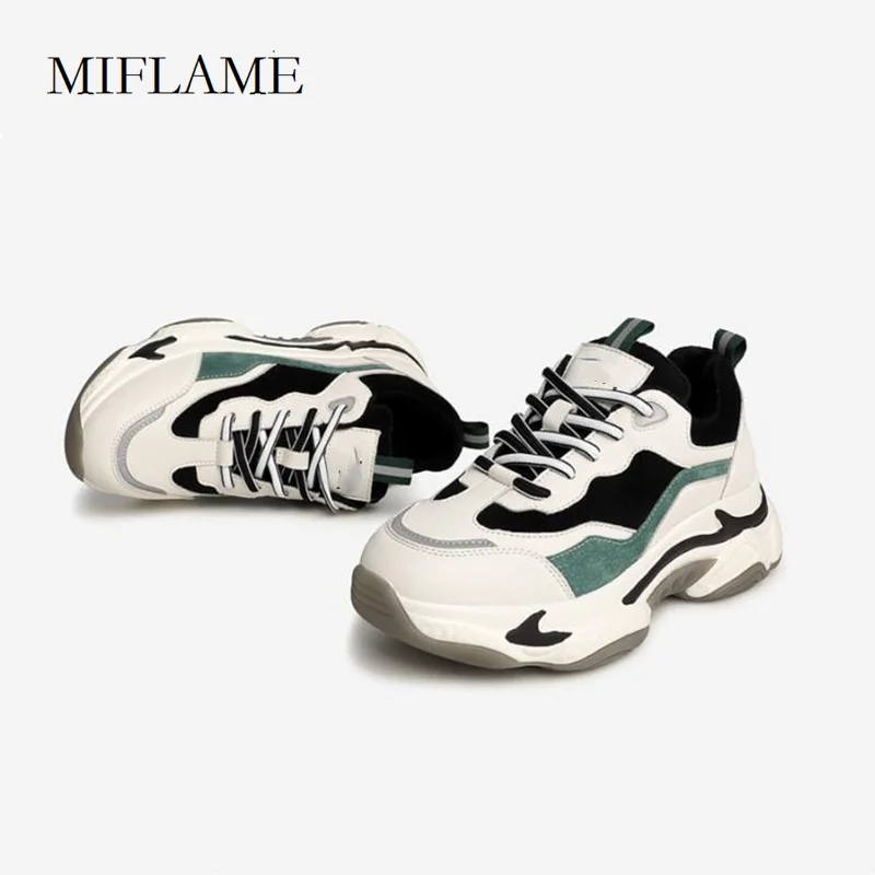 Fashion Women's Leisuer Flats Platform Shoes Round Toe Corss Tied Thick Sole Platform Sneakers Woman Track Ladies Trainers Shoes
Fashion Women's Leisuer Flats Platform Shoes Round Toe Corss Tied Thick Sole Platform Sneakers Woman Track Ladies Trainers Shoes