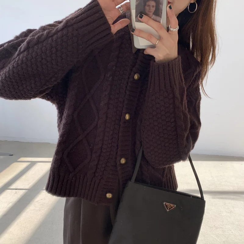 Sweater Woman new autumn and winter long sleeves with a slim bottom blouse half turtleneck sweater SBB217-SBB221
Sweater Woman new autumn and winter long sleeves with a slim bottom blouse half turtleneck sweater SBB217-SBB221