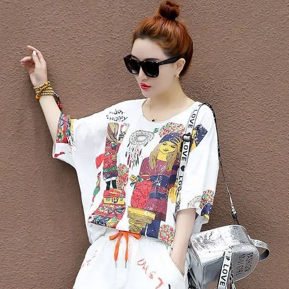 2021 fashion summer new style printed fashion suit ladies all-match short-sleeved T-shirt elastic waist two-piece harem pants
2021 fashion summer new style printed fashion suit ladies all-match short-sleeved T-shirt elastic waist two-piece harem pants