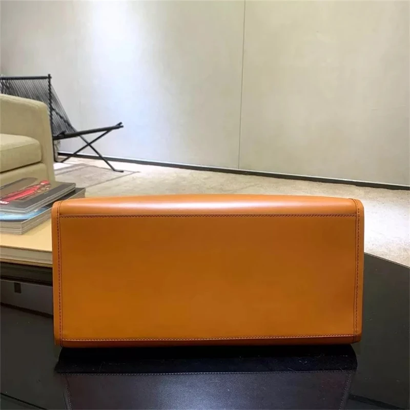 Fashion Cow Leather Single Shoulder Bag For Women Large Capacity Letter Decoration Messenger Handbag Fashion Ladies Shopping Bag
Fashion Cow Leather Single Shoulder Bag For Women Large Capacity Letter Decoration Messenger Handbag Fashion Ladies Shopping Bag