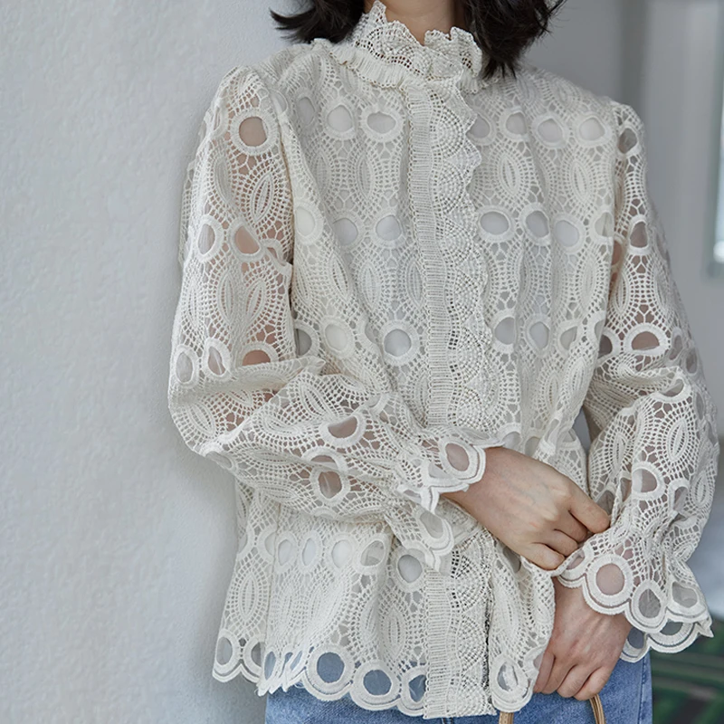 2021 retro lace hollow shirt autumn and winter new embroidery trumpet sleeve temperament bottoming shirt women
2021 retro lace hollow shirt autumn and winter new embroidery trumpet sleeve temperament bottoming shirt women