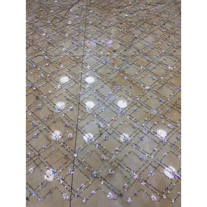 African Lace Fabric 2020 Fashion Sequins Embroidered Good Quality Black White Net Laces Tulle For Party 
African Lace Fabric 2020 Fashion Sequins Embroidered Good Quality Black White Net Laces Tulle For Party