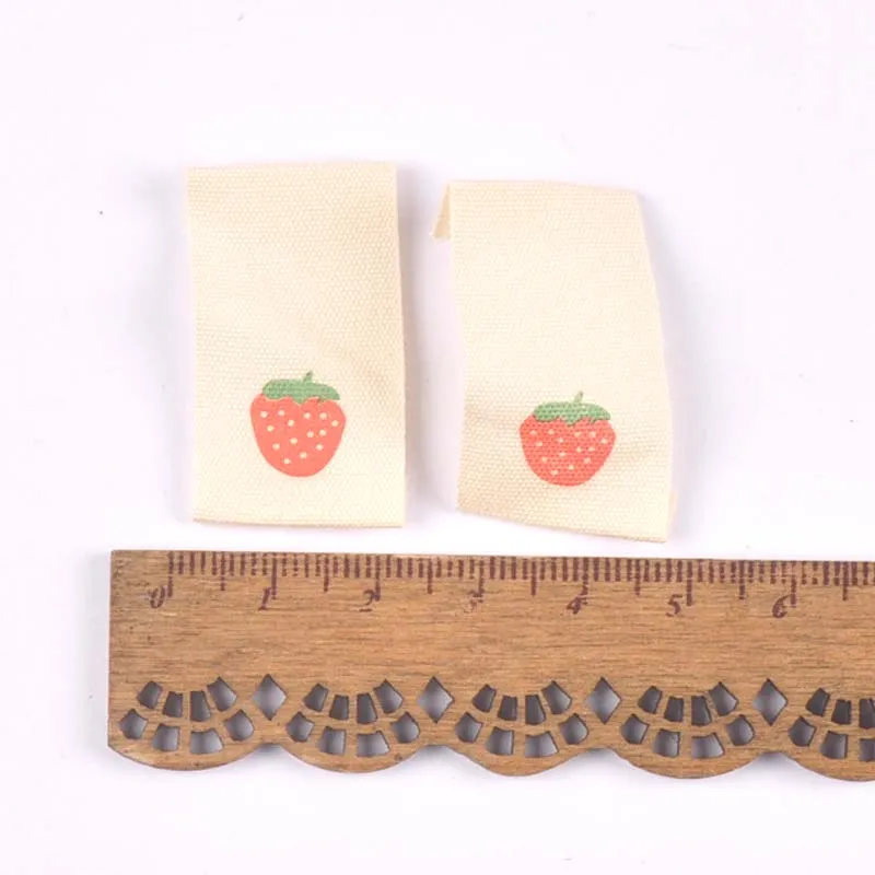 50Pcs Cotton Woven Fruits Printed Labels For Clothes Sewing Accessories Handmade Care Bags Garment Washable Tags DIY Supplies
50Pcs Cotton Woven Fruits Printed Labels For Clothes Sewing Accessories Handmade Care Bags Garment Washable Tags DIY Supplies