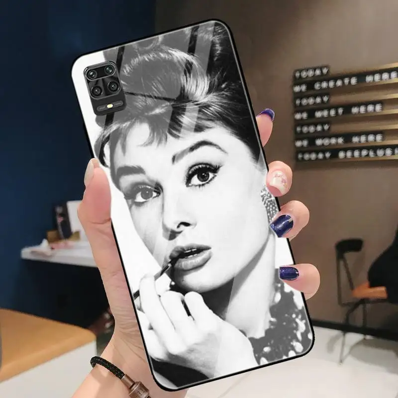 Audrey Hepburn Soft Cover Phone Case For Redmi 4X 5 5plus 6 6A Note 4 5 6 6pro 7 Xiaomi 6 8se MIX2S Note 3 Tempered Glass
Audrey Hepburn Soft Cover Phone Case For Redmi 4X 5 5plus 6 6A Note 4 5 6 6pro 7 Xiaomi 6 8se MIX2S Note 3 Tempered Glass