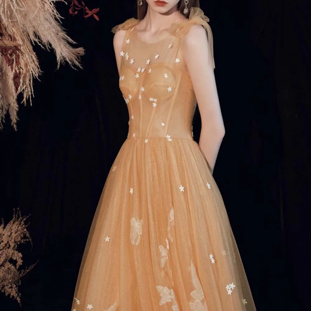 Kayars A Line Illusion Yellow Prom Dress Star Appliques Party Dress Floor Length Bow-knot Graduated Princess Long Evening Gown
Kayars A Line Illusion Yellow Prom Dress Star Appliques Party Dress Floor Length Bow-knot Graduated Princess Long Evening Gown