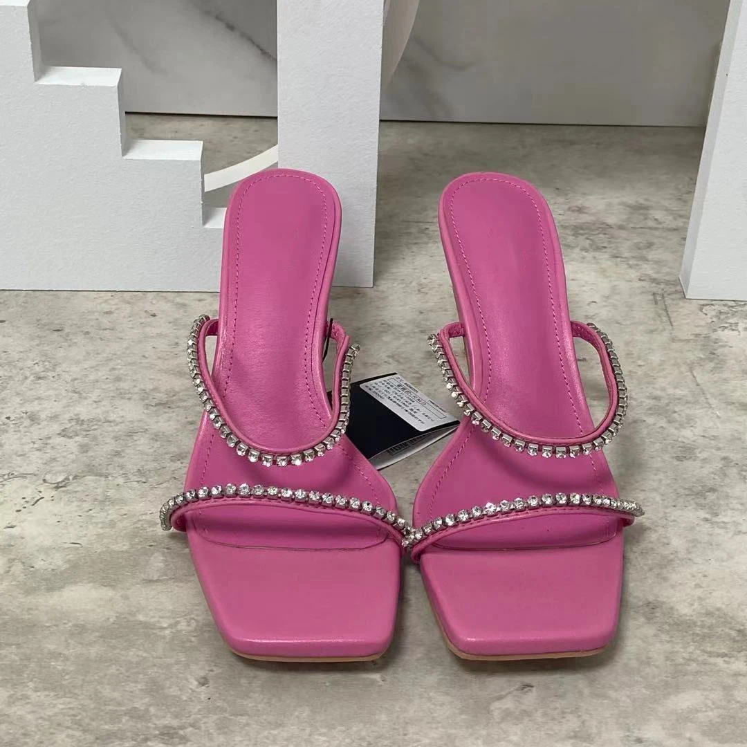 Женские сандалии с квадратным носком, на высоком каблуке, с кристаллами 
Женские сандалии с квадратным носком, на высоком каблуке, с кристаллами