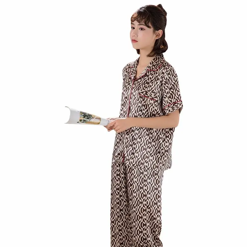 Summer Silk Like Sexy Women's Pajamas Suit Spring Short Sleeve Cardigan Loose Ice Silk Home Clothes
Summer Silk Like Sexy Women's Pajamas Suit Spring Short Sleeve Cardigan Loose Ice Silk Home Clothes