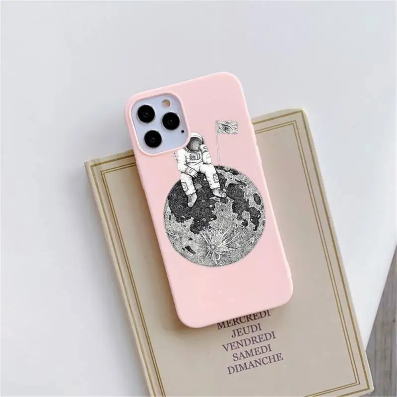 Black White Moon Stars Space Astronaut Phone Case Candy Color for iPhone 6 6S 7 8 11 12 XS X SE 2020 XR mini pro Plus MAX funda
Black White Moon Stars Space Astronaut Phone Case Candy Color for iPhone 6 6S 7 8 11 12 XS X SE 2020 XR mini pro Plus MAX funda