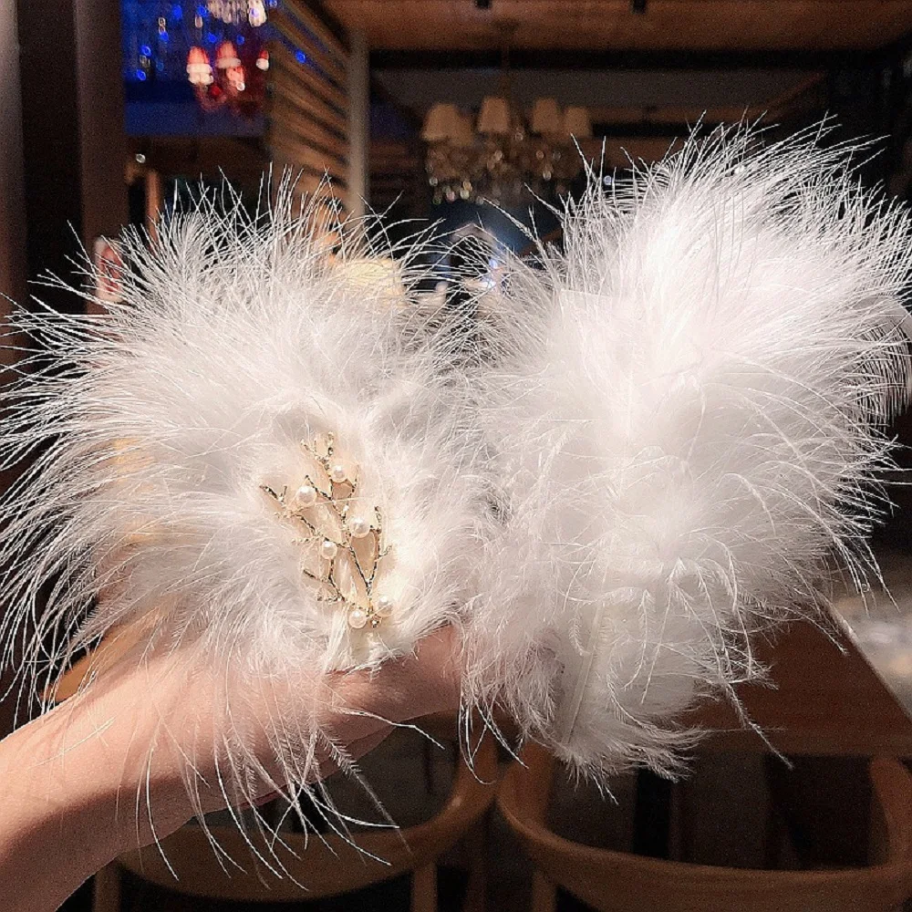 1PC New Super Fairy White Feather Hair Clip For Girls Fashion Cute Pearl Headdress Daily Personality Sweet Barrettes Headwear Ha
1PC New Super Fairy White Feather Hair Clip For Girls Fashion Cute Pearl Headdress Daily Personality Sweet Barrettes Headwear Ha