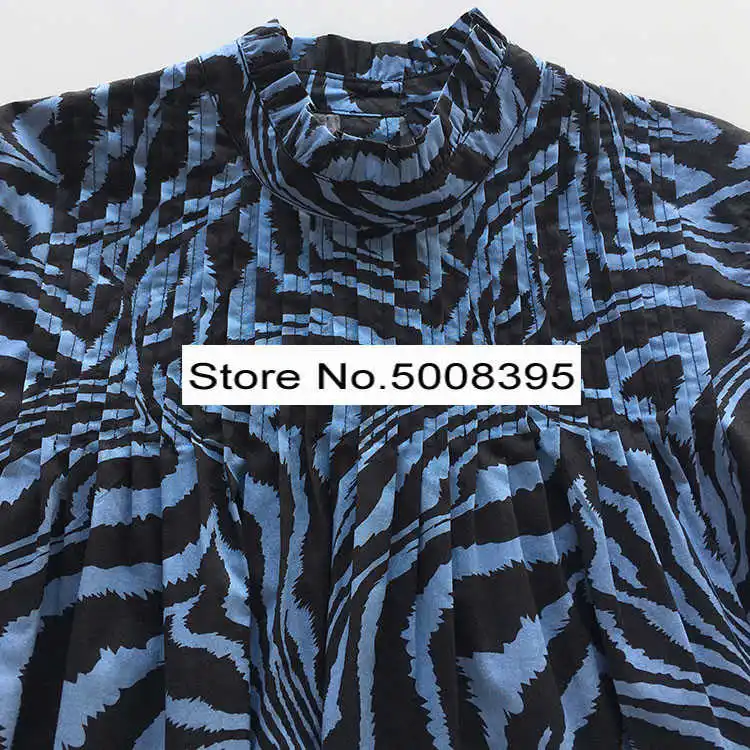 Blue Black Print Mini Dress Stand Collar with Frills Back Buttoned with Pleats Long Sleeves Fashion Cotton Dress
Blue Black Print Mini Dress Stand Collar with Frills Back Buttoned with Pleats Long Sleeves Fashion Cotton Dress