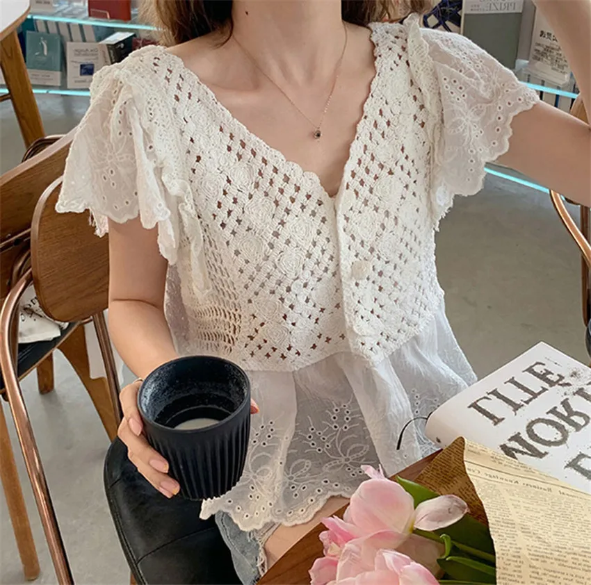 2022 Summer Retro Boho Crochet Crop Top Shirt Women Short Sleeve Ruffle Elegant Blouse Ladies Beach Hollow Out Knit Cropped Tops
2022 Summer Retro Boho Crochet Crop Top Shirt Women Short Sleeve Ruffle Elegant Blouse Ladies Beach Hollow Out Knit Cropped Tops