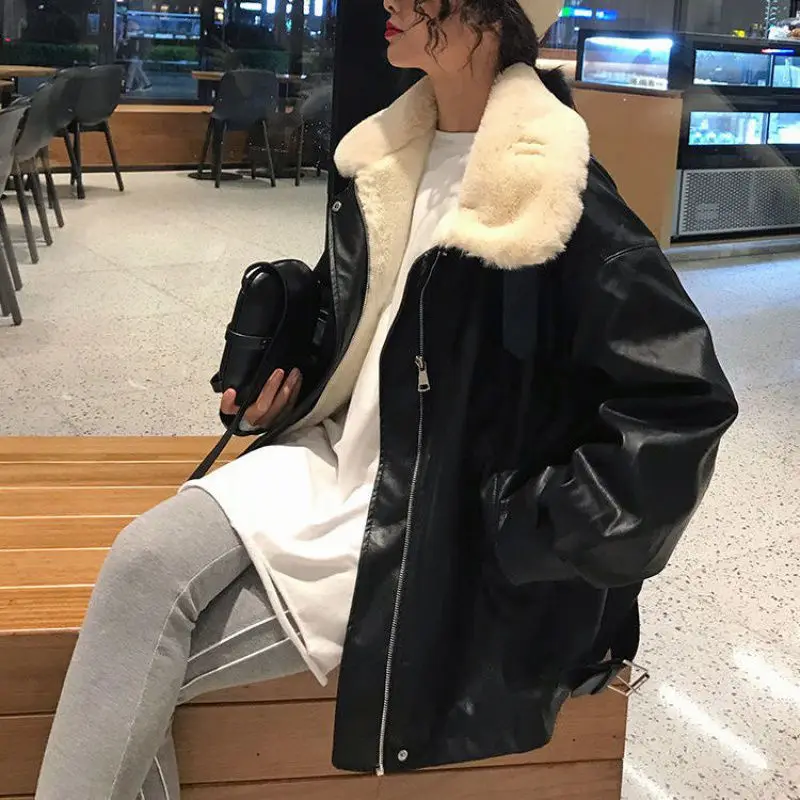 Women's Leather Jackets Velvet Thickening Autumn Winter 2021 New Style PU Korean Casual Loose Motorcycle Clothing Students
Women's Leather Jackets Velvet Thickening Autumn Winter 2021 New Style PU Korean Casual Loose Motorcycle Clothing Students