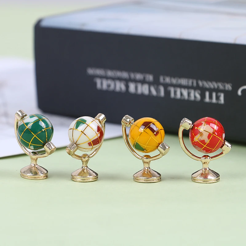 1:12 Scale Miniature Turnable Globe With Golden Stand Rolling Globe Dollhouse Living Room Furniture Toys Accessories
1:12 Scale Miniature Turnable Globe With Golden Stand Rolling Globe Dollhouse Living Room Furniture Toys Accessories