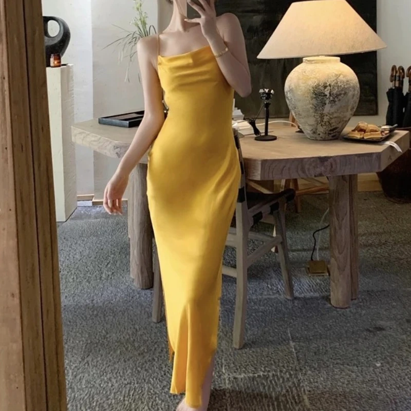 Summer Women's Summer Sundresses Yellow Backless Sexy Beach Dress 2021 V-Neck Holiday Spliting Spaghetti Strap Dress Femme Robe
Summer Women's Summer Sundresses Yellow Backless Sexy Beach Dress 2021 V-Neck Holiday Spliting Spaghetti Strap Dress Femme Robe