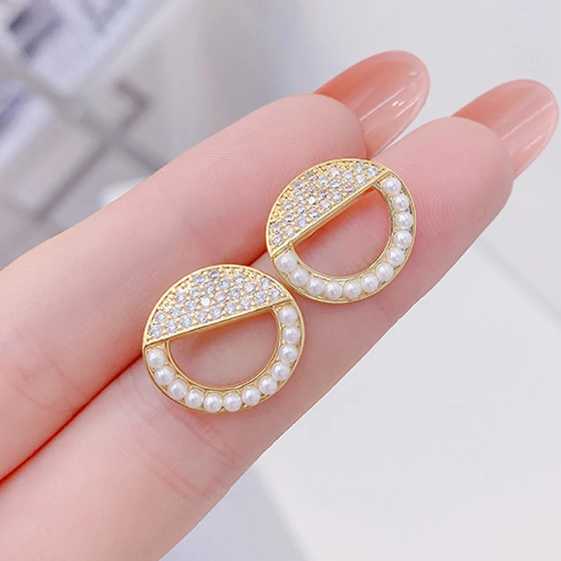 Korean Simple Pave CZ Women Earring Inlaid Imitation Pearls Zirconia Stud Earrings Wedding Jewelry Pendant Anniversary Gift
Korean Simple Pave CZ Women Earring Inlaid Imitation Pearls Zirconia Stud Earrings Wedding Jewelry Pendant Anniversary Gift