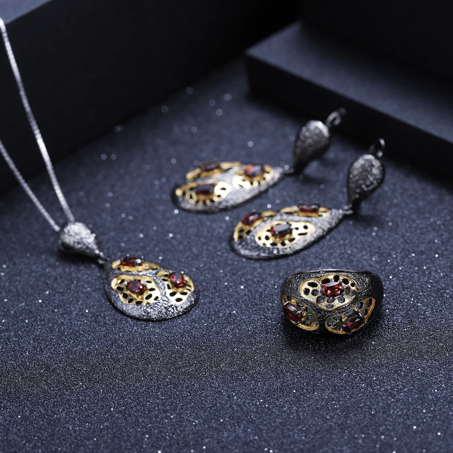 GEM'S BALLET Ellipse hollow out Ring Earrings Pendant Sets Natural Garnet 925 Sterling Silver Handmade Set Women Fine Jewelry
GEM'S BALLET Ellipse hollow out Ring Earrings Pendant Sets Natural Garnet 925 Sterling Silver Handmade Set Women Fine Jewelry