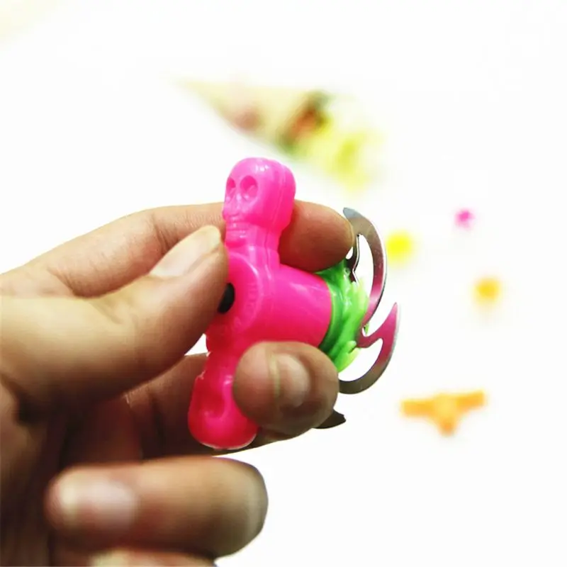 Mini Alloy Battle Spinning Tops With Launchers Blades Toy Gadget Kids Toy Gift 
Mini Alloy Battle Spinning Tops With Launchers Blades Toy Gadget Kids Toy Gift