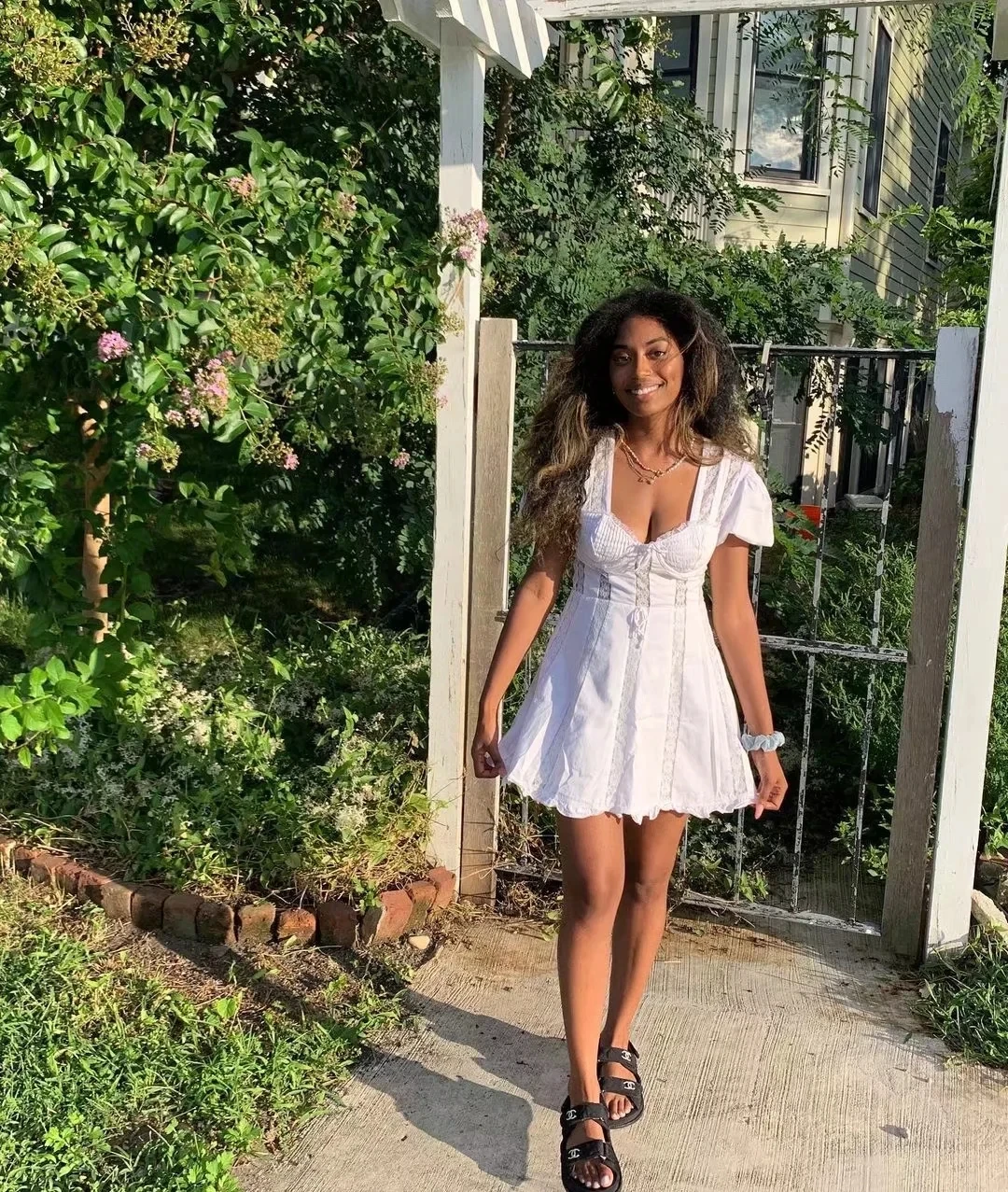xikom 2022 New Women Vintage sexy lace white slim v neck Dress Female vintage Leak back Casual Short sleeve Mini Dresses
xikom 2022 New Women Vintage sexy lace white slim v neck Dress Female vintage Leak back Casual Short sleeve Mini Dresses