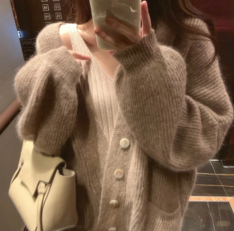 New Popular Cardigan Women Solid Single Breasted Knitted Sweater Loose Chic Charm Womens Tops Soft Outerwear
New Popular Cardigan Women Solid Single Breasted Knitted Sweater Loose Chic Charm Womens Tops Soft Outerwear