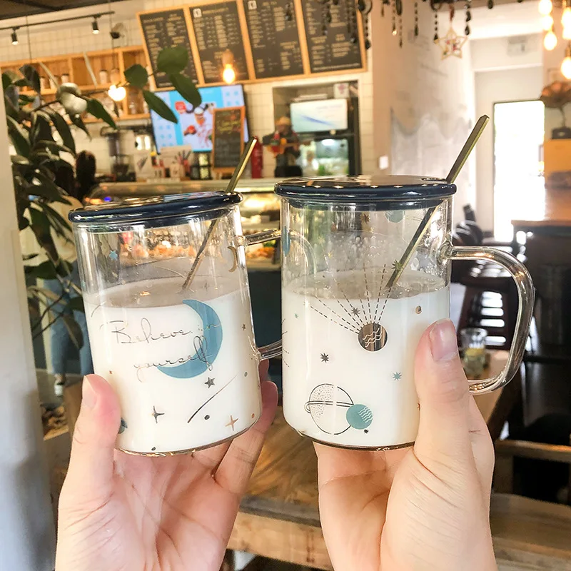 450ml Creative Starry Moon Pattern Glass Mug With Spoon Breakfast Mlik Coffe Cup Household Couple Drinkware Water Cup
450ml Creative Starry Moon Pattern Glass Mug With Spoon Breakfast Mlik Coffe Cup Household Couple Drinkware Water Cup