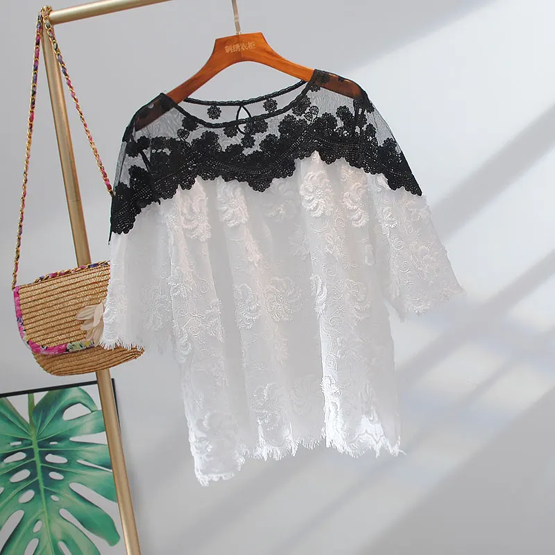 VANOVICH Hollow Embroidered Women Blouses New 2021 Summer Stitched Cotton Lace Round Collar Korean Style Women Clothing
VANOVICH Hollow Embroidered Women Blouses New 2021 Summer Stitched Cotton Lace Round Collar Korean Style Women Clothing