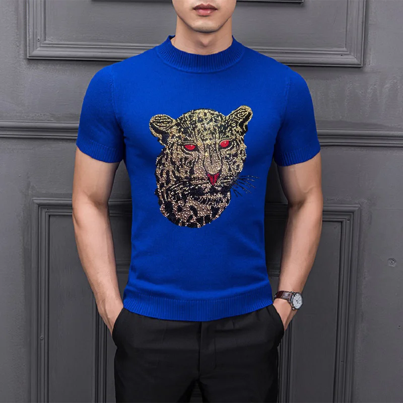 High Quality Leopard Head Male Short Sleeve Rhinestone Men's Pullover Sports Jogging Diamond Knitting Base Shirt Sweater
High Quality Leopard Head Male Short Sleeve Rhinestone Men's Pullover Sports Jogging Diamond Knitting Base Shirt Sweater