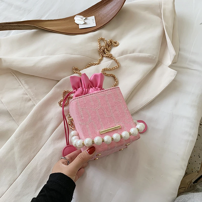 2021 New Woman Shoulder Bag High Quality PU Chain Diagonal Small Bag Luxury Designer Handbag Underarm Bag 2021 Summer Female Bag
2021 New Woman Shoulder Bag High Quality PU Chain Diagonal Small Bag Luxury Designer Handbag Underarm Bag 2021 Summer Female Bag