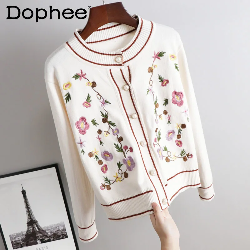 Vintage Flower Embroidered O-Neck Pearl Buckle Knitted Cardigan Women Loose Lazy Sweater Coats 2021 Fall Winter Fashion Clothes
Vintage Flower Embroidered O-Neck Pearl Buckle Knitted Cardigan Women Loose Lazy Sweater Coats 2021 Fall Winter Fashion Clothes