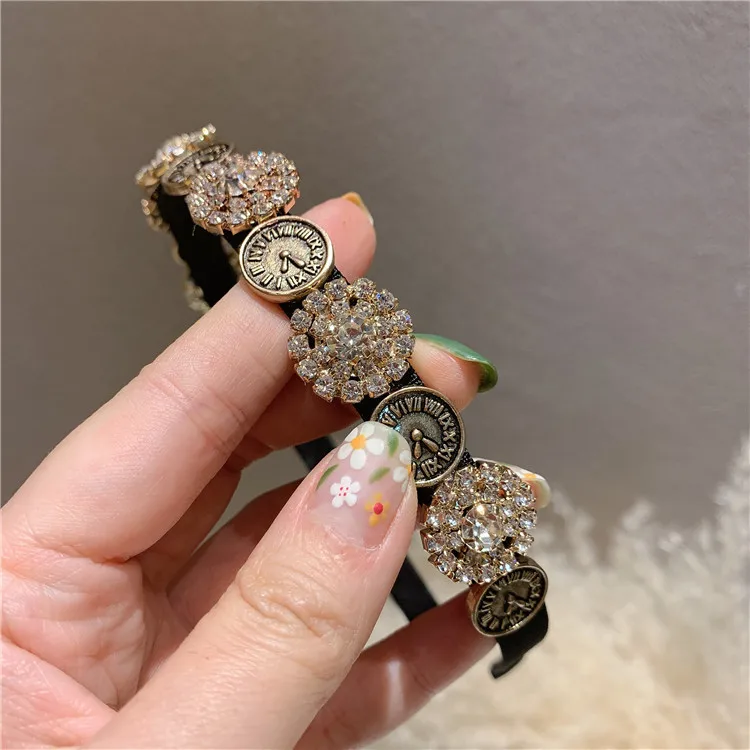 Fashionable and Simple Retro Rhinestone Headband Trendy Personality Headband Hairpin Ins Adult Hair Accessories Women
Fashionable and Simple Retro Rhinestone Headband Trendy Personality Headband Hairpin Ins Adult Hair Accessories Women