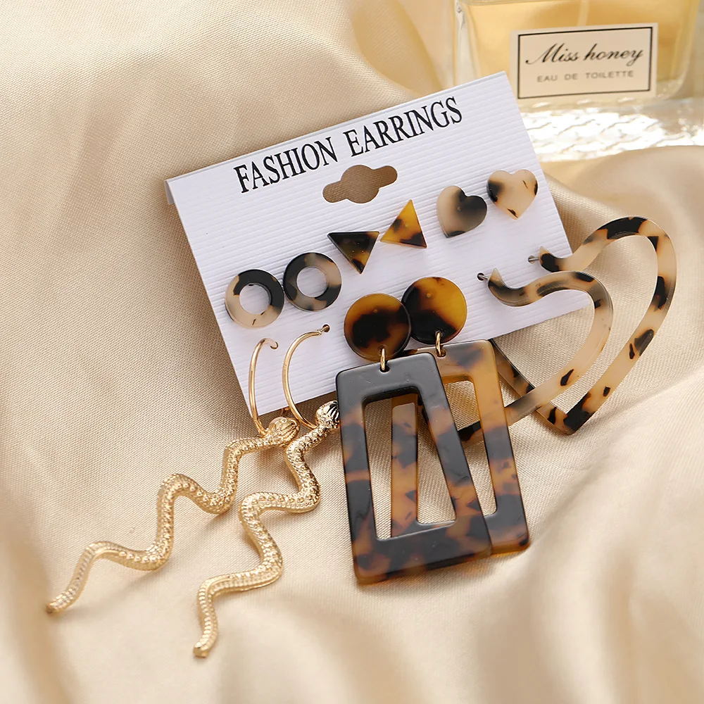 Trendy Women Earrings Set Acrylic Gold Snake Earrings For Women Bohemian Leopard Tassel Stud Earrings Fashion New Brincos
Trendy Women Earrings Set Acrylic Gold Snake Earrings For Women Bohemian Leopard Tassel Stud Earrings Fashion New Brincos