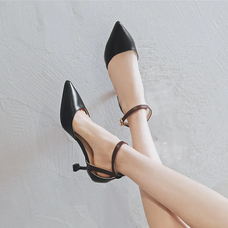 Women's shoes 2020 summer sandals PU shoe 7CM/8.5CM High heels Large for women with tapered and pointed sandals
Women's shoes 2020 summer sandals PU shoe 7CM/8.5CM High heels Large for women with tapered and pointed sandals