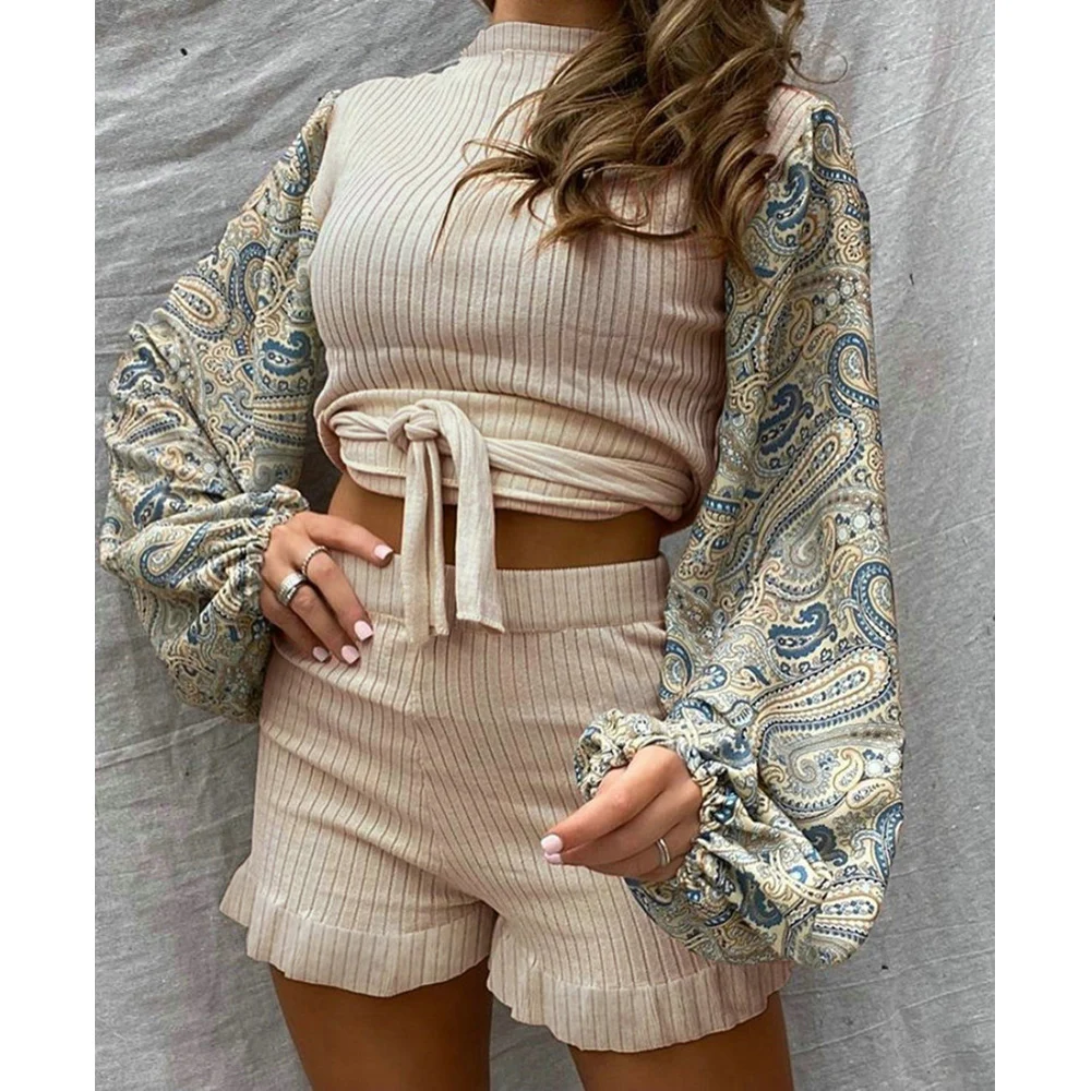 Round Neck Slim Printed Lantern Sleeve Lace Shorts Two-Piece Suit Splicing Top + Elastic Waist Short Women'S Clothing Suits 2021
Round Neck Slim Printed Lantern Sleeve Lace Shorts Two-Piece Suit Splicing Top + Elastic Waist Short Women'S Clothing Suits 2021