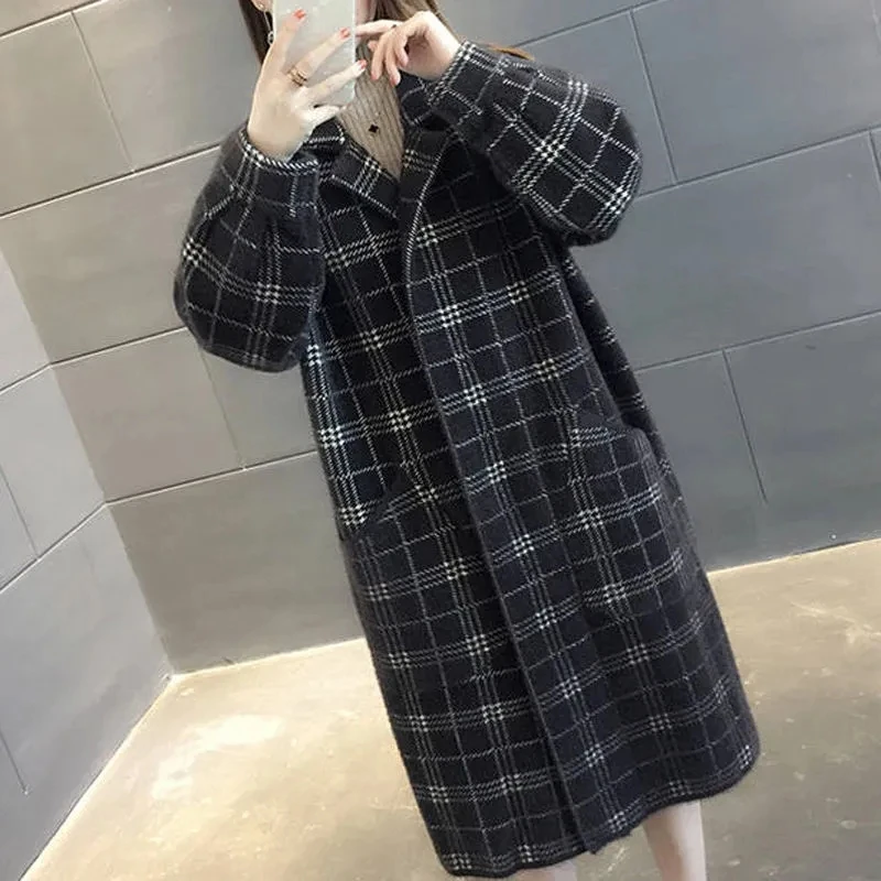 Mink Cashmere Mid-Length Plaid Jacket Women Korean Loose Knitted Notched Collar Coat Fall Winter Warm Soft Sweater Cardigan Coat
Mink Cashmere Mid-Length Plaid Jacket Women Korean Loose Knitted Notched Collar Coat Fall Winter Warm Soft Sweater Cardigan Coat