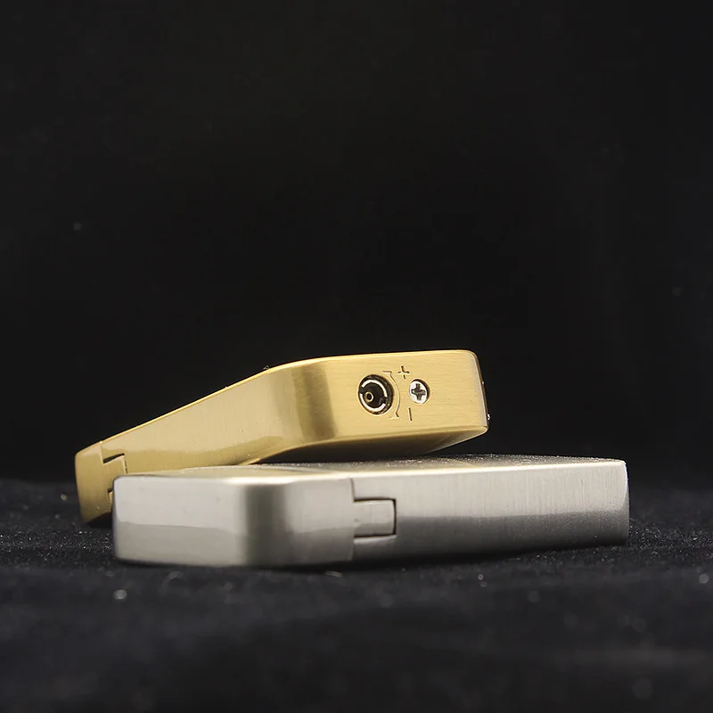 Two Kinds Of Flame Convertible Flame Creative Grinding Wheel Inflatable Gas Lighter Cigarette Accessories Gadgets For Men 
Two Kinds Of Flame Convertible Flame Creative Grinding Wheel Inflatable Gas Lighter Cigarette Accessories Gadgets For Men