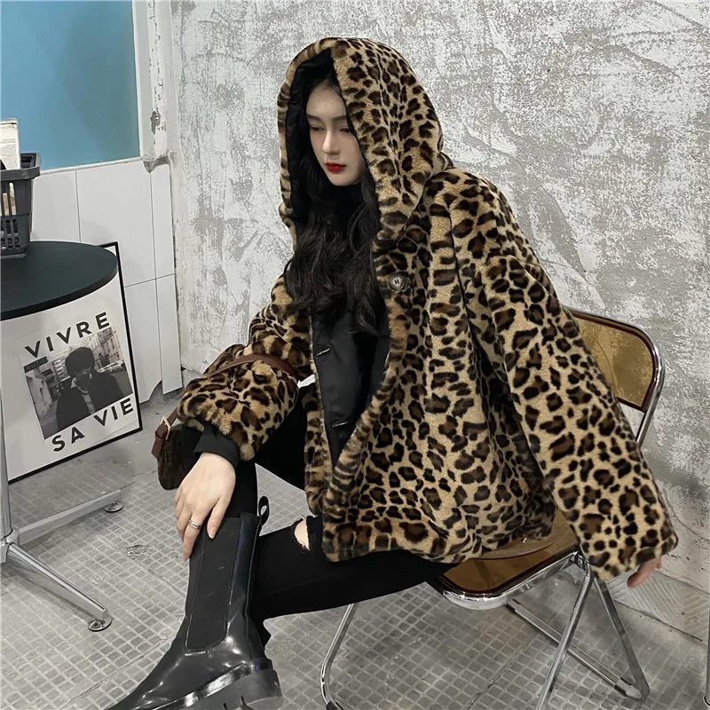 Ms collaosed sexy leopard grain coat winter new hair thickening hoodie
Ms collaosed sexy leopard grain coat winter new hair thickening hoodie