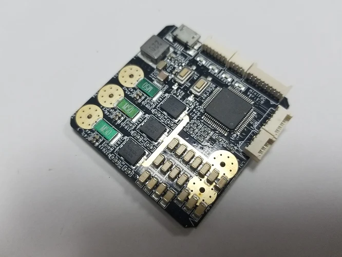 VESC6 Benjamin ESC импортные компоненты скейтборд высокая производительность Радиоуправляемая машина летательные аппараты ESC PTZ робот
VESC6 Benjamin ESC импортные компоненты скейтборд высокая производительность Радиоуправляемая машина летательные аппараты ESC PTZ робот