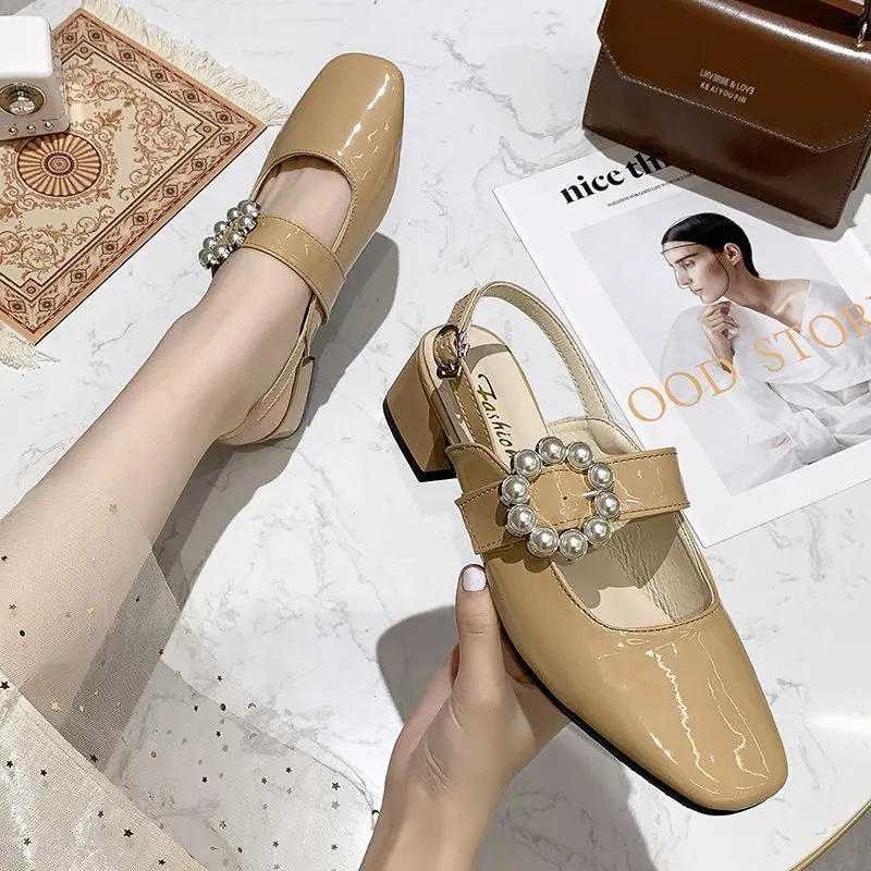 Women Elegant Pearl Buckle Sandals 2021 Spring Summer Mules Square Heel Leather Sandals Ladies Fashion Mary Jane Shoes Beige
Women Elegant Pearl Buckle Sandals 2021 Spring Summer Mules Square Heel Leather Sandals Ladies Fashion Mary Jane Shoes Beige