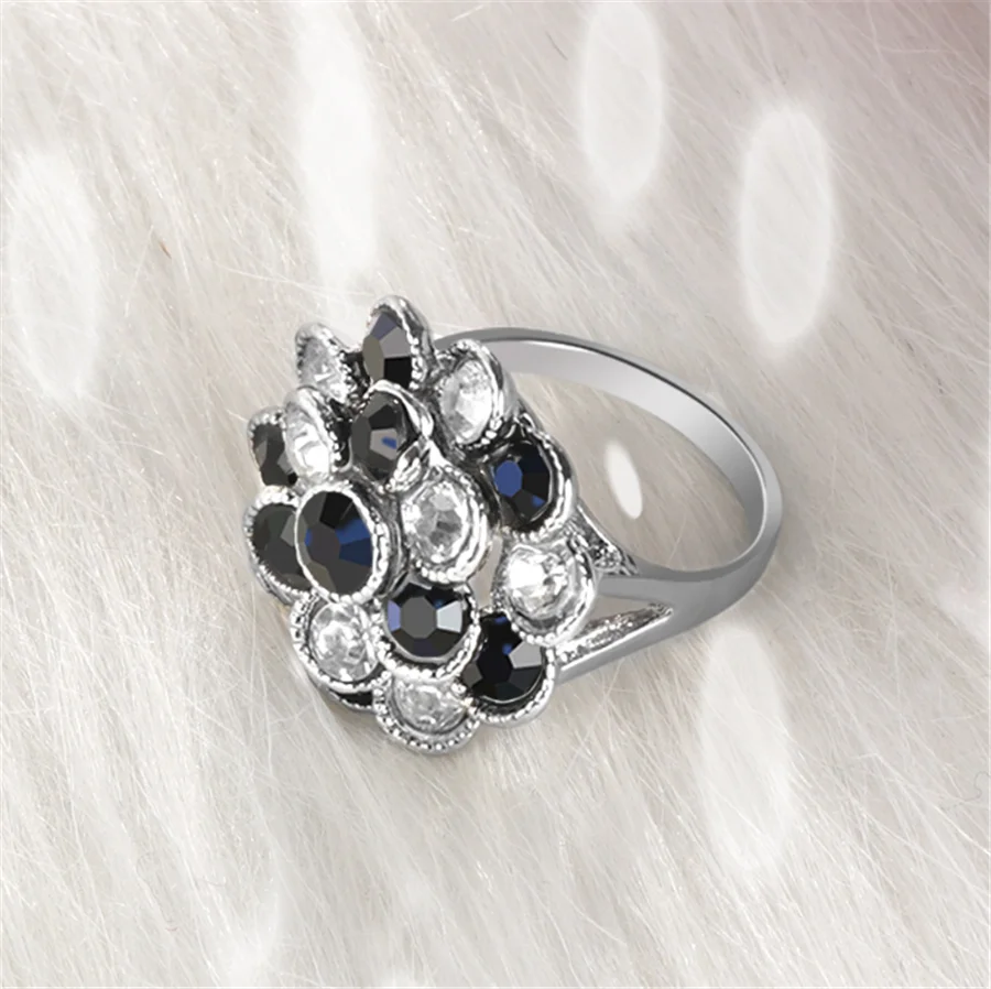 2020 Wholesale Hot Vintage Jewelry Wedding Rings For Women Tibetan Silver Mosaic Blue Crystal Anillo Gift Accessories 
2020 Wholesale Hot Vintage Jewelry Wedding Rings For Women Tibetan Silver Mosaic Blue Crystal Anillo Gift Accessories