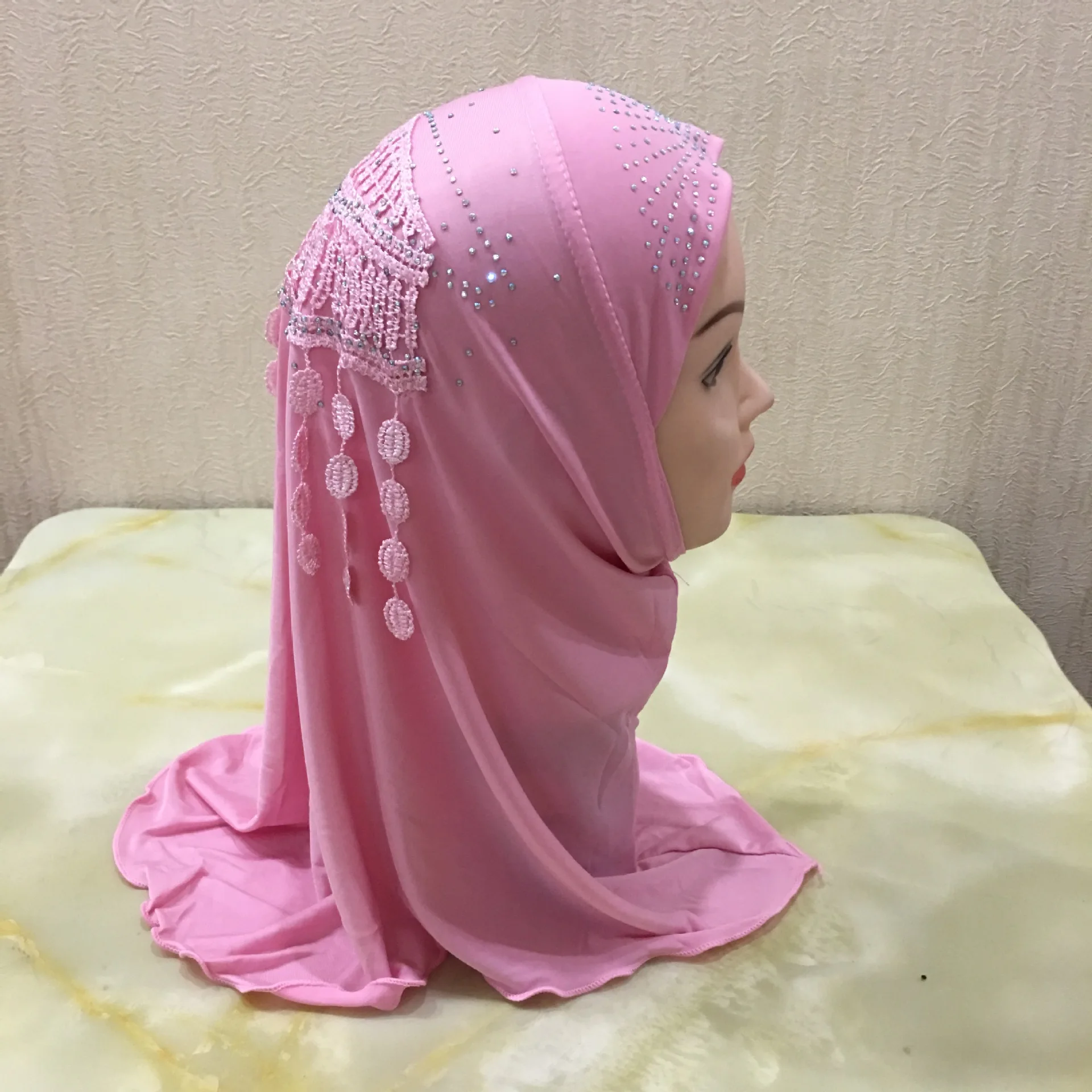 2021 spring and summer new ice silk fabric cute little girl with lace cap 2 to 7 years old children scarf cap
2021 spring and summer new ice silk fabric cute little girl with lace cap 2 to 7 years old children scarf cap