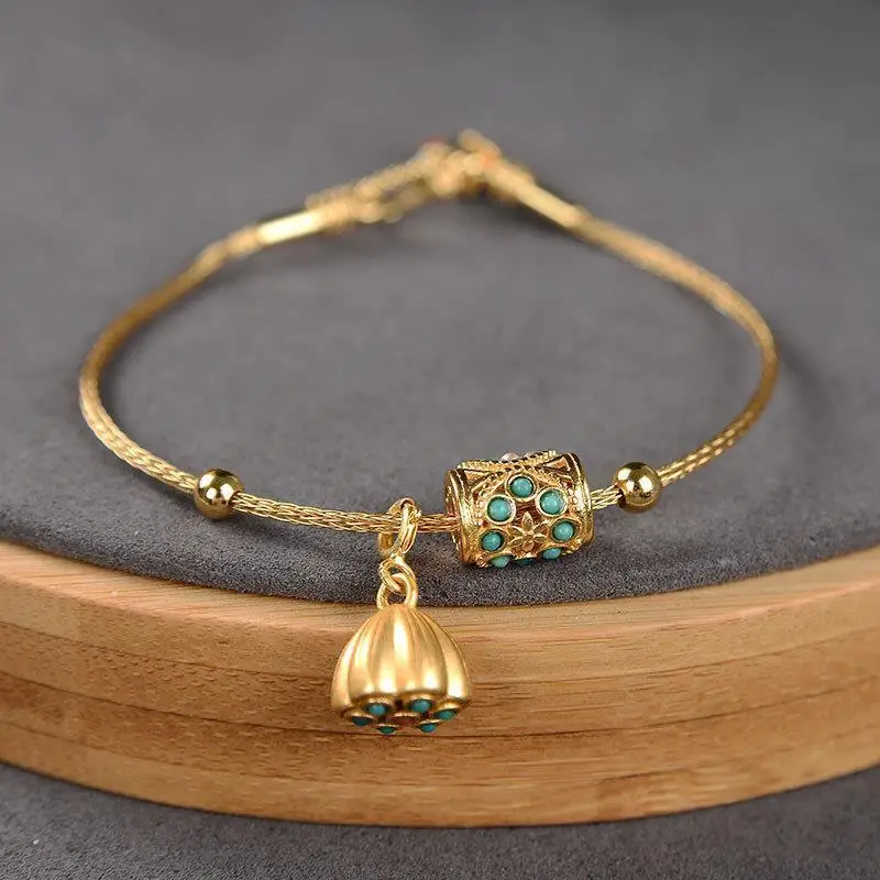 Original S925 Sterling Silver Gilding Turquoise Lady Temperament Retro Palace Antiquity Personality Lotus Seedpod Bracelet Wrist
Original S925 Sterling Silver Gilding Turquoise Lady Temperament Retro Palace Antiquity Personality Lotus Seedpod Bracelet Wrist