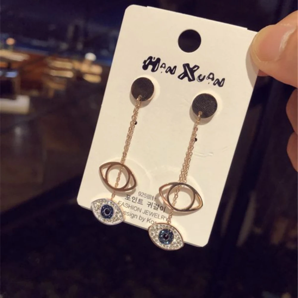 European and American Atmospheric Demon Eyes Personality Rose Gold Titanium Steel Stud Earrings Women's Fashion Trendy Earrings
European and American Atmospheric Demon Eyes Personality Rose Gold Titanium Steel Stud Earrings Women's Fashion Trendy Earrings