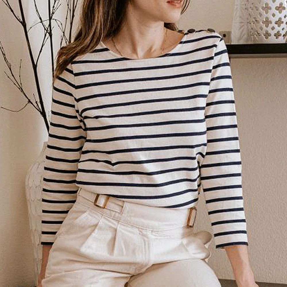 Striped T Shirt Round collar Elegant Women Long Sleeve T shirt Cotton Button line Vintage Casual Chic Tops Hauts Retro Navy
Striped T Shirt Round collar Elegant Women Long Sleeve T shirt Cotton Button line Vintage Casual Chic Tops Hauts Retro Navy