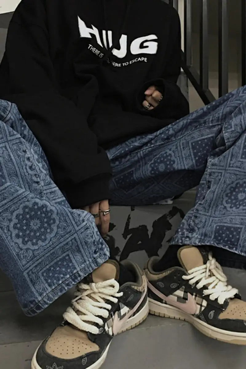 Autumn trend hip hop high street cashew flower stitching jeans straight trousers men and women tide
Autumn trend hip hop high street cashew flower stitching jeans straight trousers men and women tide
