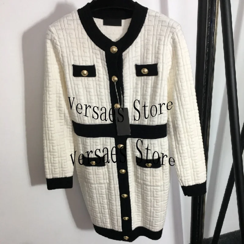 2021 Luxury Design Women's fashion new maze jacquard pattern contrast color waist closing long sleeve comfortable knitted dress
2021 Luxury Design Women's fashion new maze jacquard pattern contrast color waist closing long sleeve comfortable knitted dress