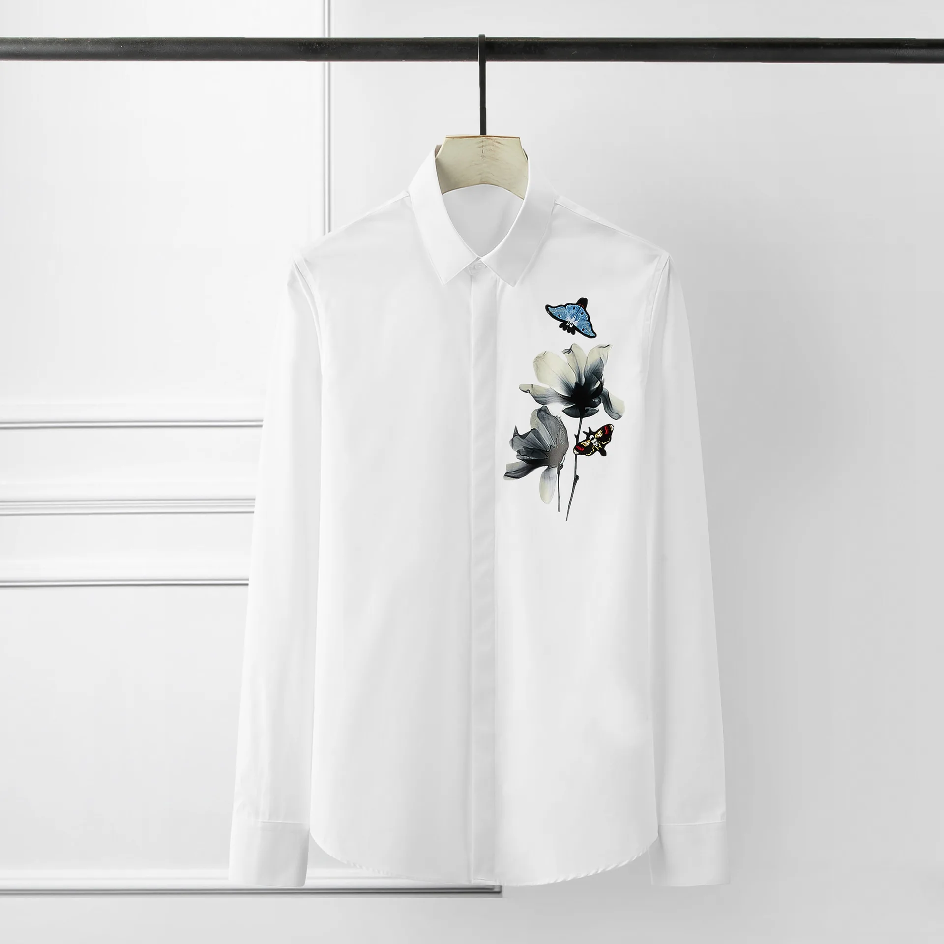 2021 Men Shirt Luxury Daffodil Printed Long Sleeve Mens Shirts Butterfly Embroidery Party Mens Dress Shirts Casual Man Shirts
2021 Men Shirt Luxury Daffodil Printed Long Sleeve Mens Shirts Butterfly Embroidery Party Mens Dress Shirts Casual Man Shirts