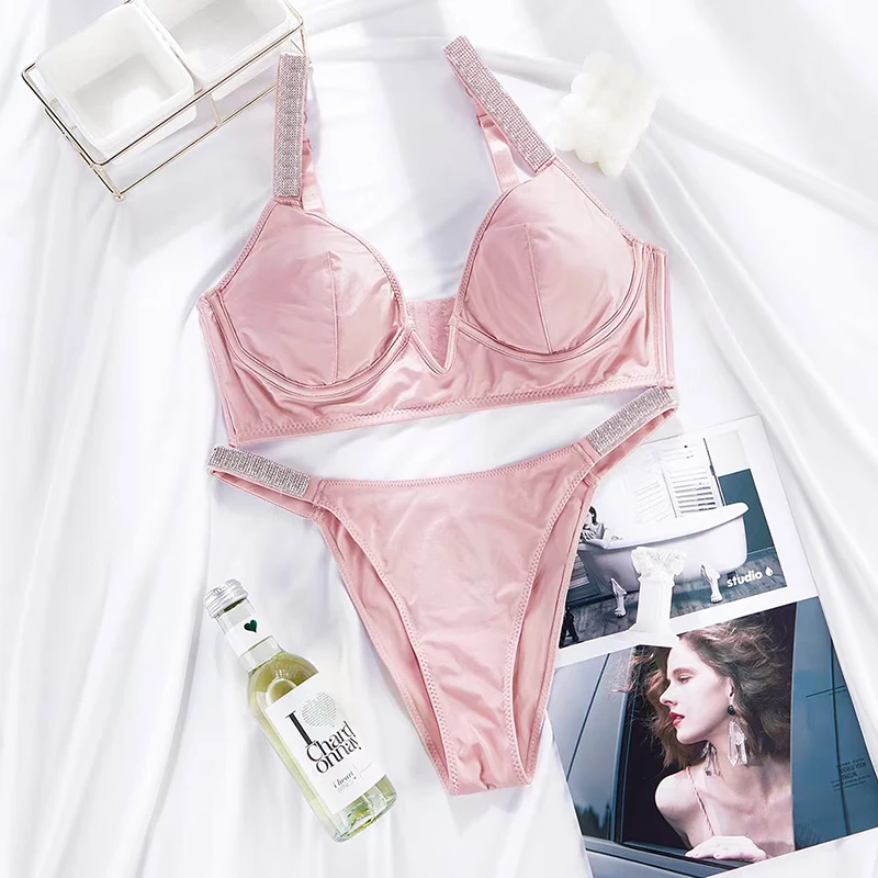 Rhinestone Bra & Brief Sets Thin Cup Bras Sexy Adjuste-Straps Lingerie Breathable Women Deep V-Neck Backless Body Sexy Underwear
Rhinestone Bra & Brief Sets Thin Cup Bras Sexy Adjuste-Straps Lingerie Breathable Women Deep V-Neck Backless Body Sexy Underwear
