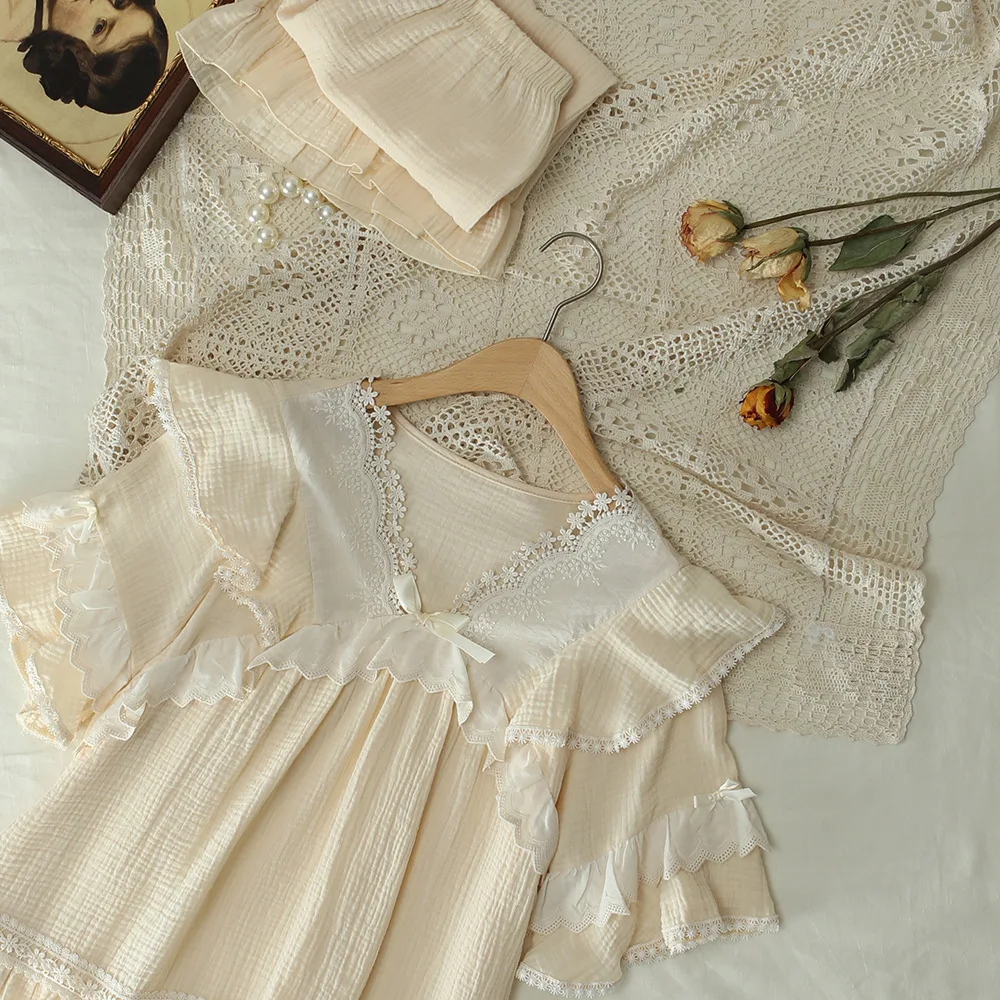 Summer Pajamas Women New Loose Bow V-neck Ruffled Apricot Sleepwear Set Lady Solid Color Short Pants Cotton Homewear Suit
Summer Pajamas Women New Loose Bow V-neck Ruffled Apricot Sleepwear Set Lady Solid Color Short Pants Cotton Homewear Suit